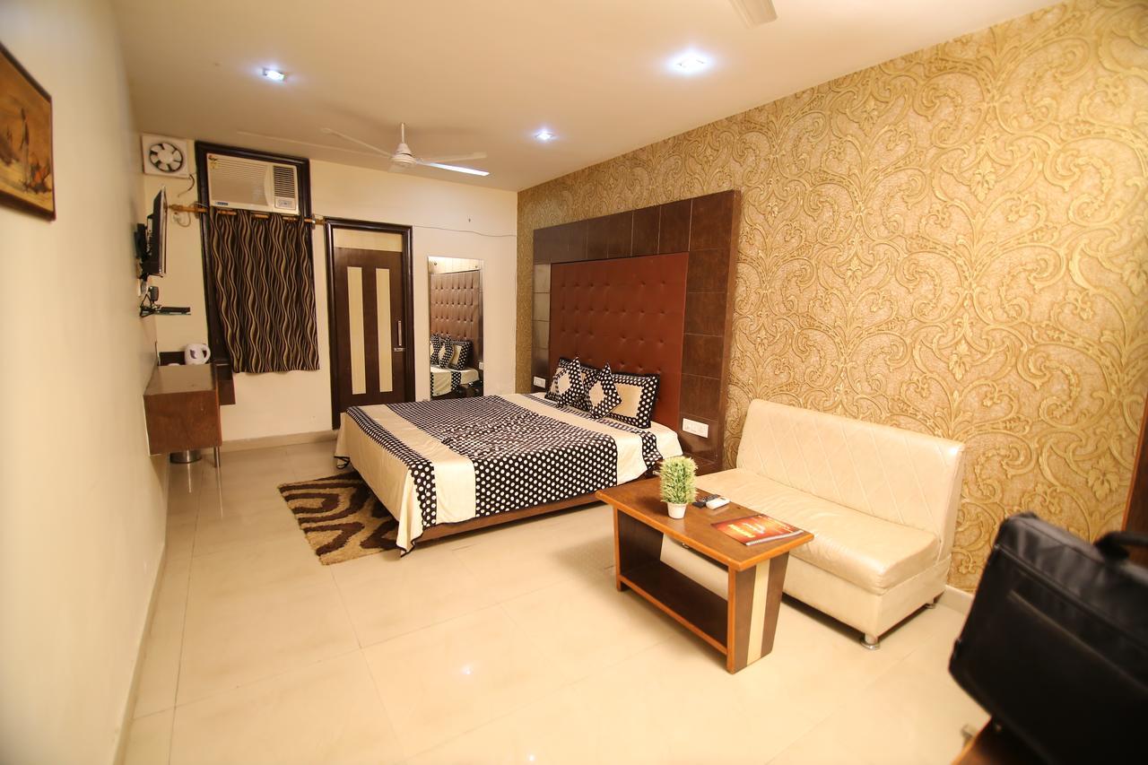 Hotel Pappan Plaza Palwal Екстериор снимка