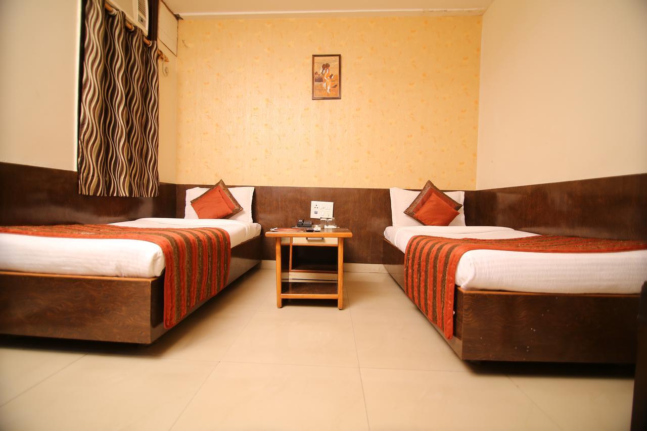 Hotel Pappan Plaza Palwal Екстериор снимка