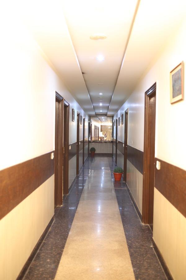 Hotel Pappan Plaza Palwal Екстериор снимка